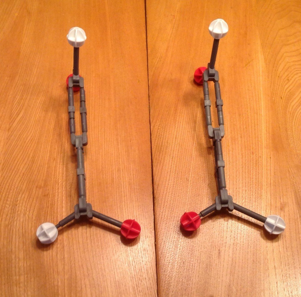 model-of-two-enantiomeric-disubstituted-allenes-not-superimposable。
